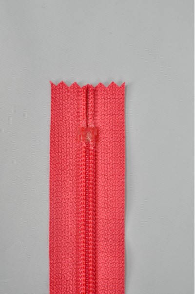 ZIP032  5號拉鏈  成衣單頭拉鏈   聚酯牙拉鏈款式  密尾拉鏈  不設單獨拉鍊訂購 後面照